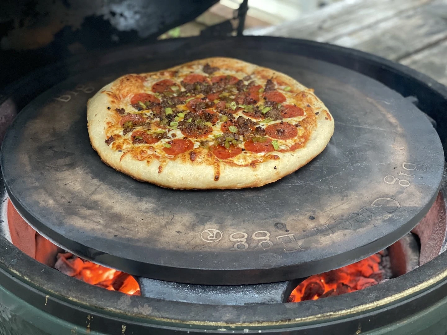 Pizza on the Big Green Egg